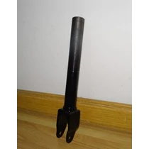 Wheel support fork for skip scooter