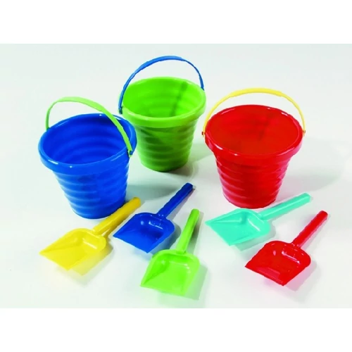 Sandbox with small bucket - 2010